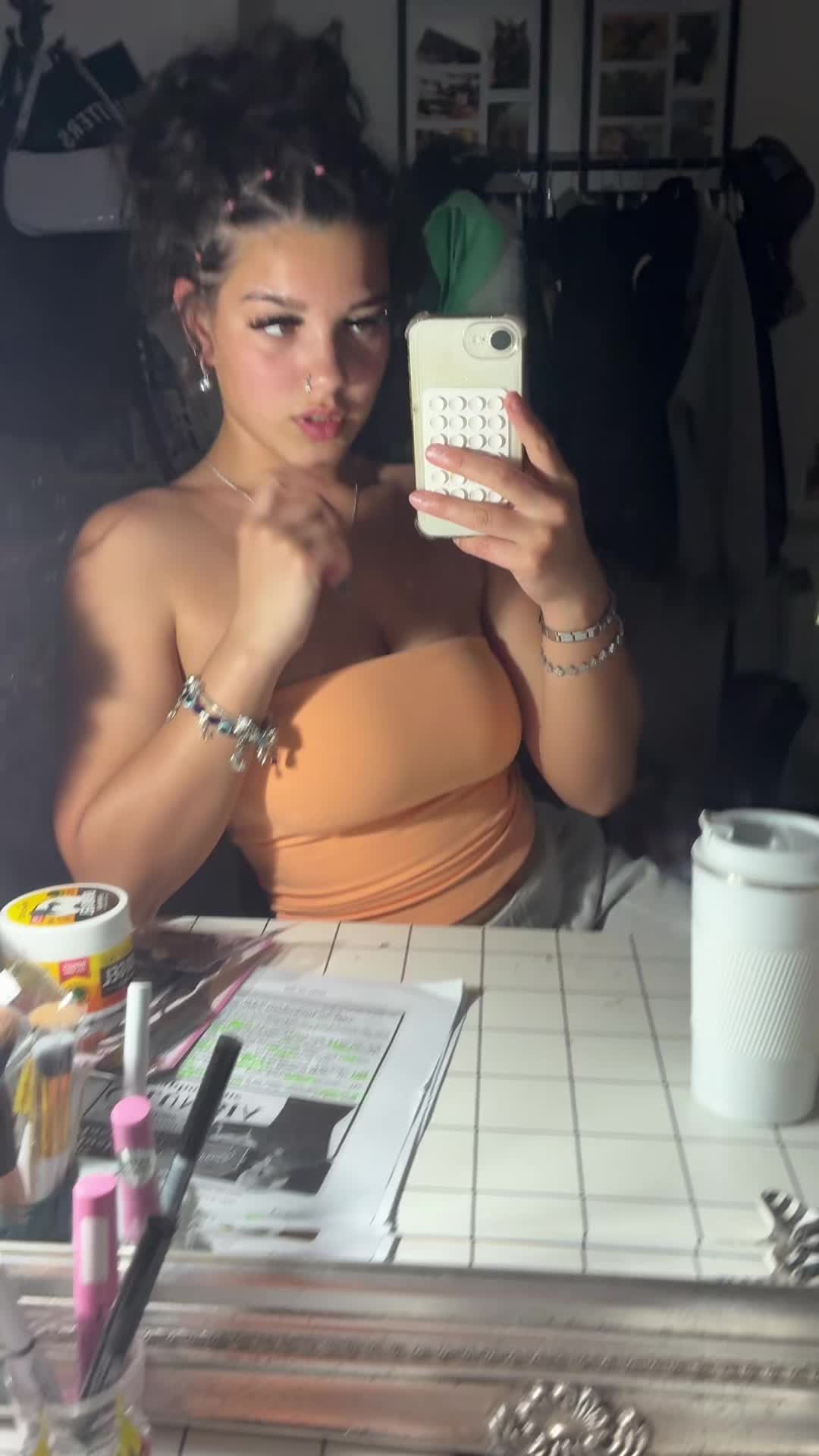 @liviachung
