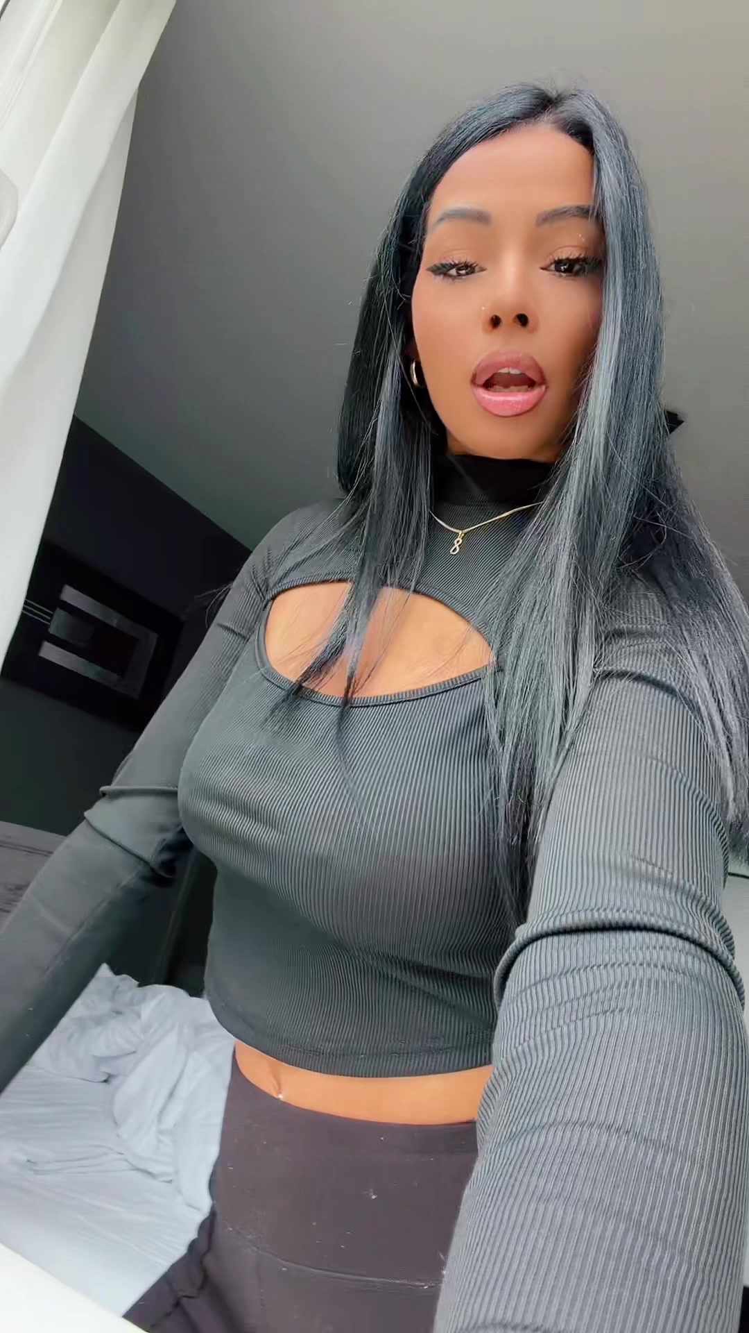 @Lavinia_Willson