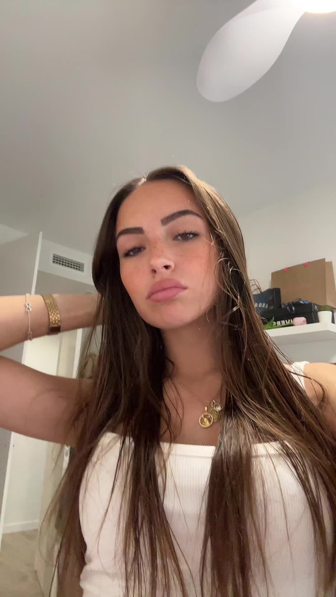 @núria