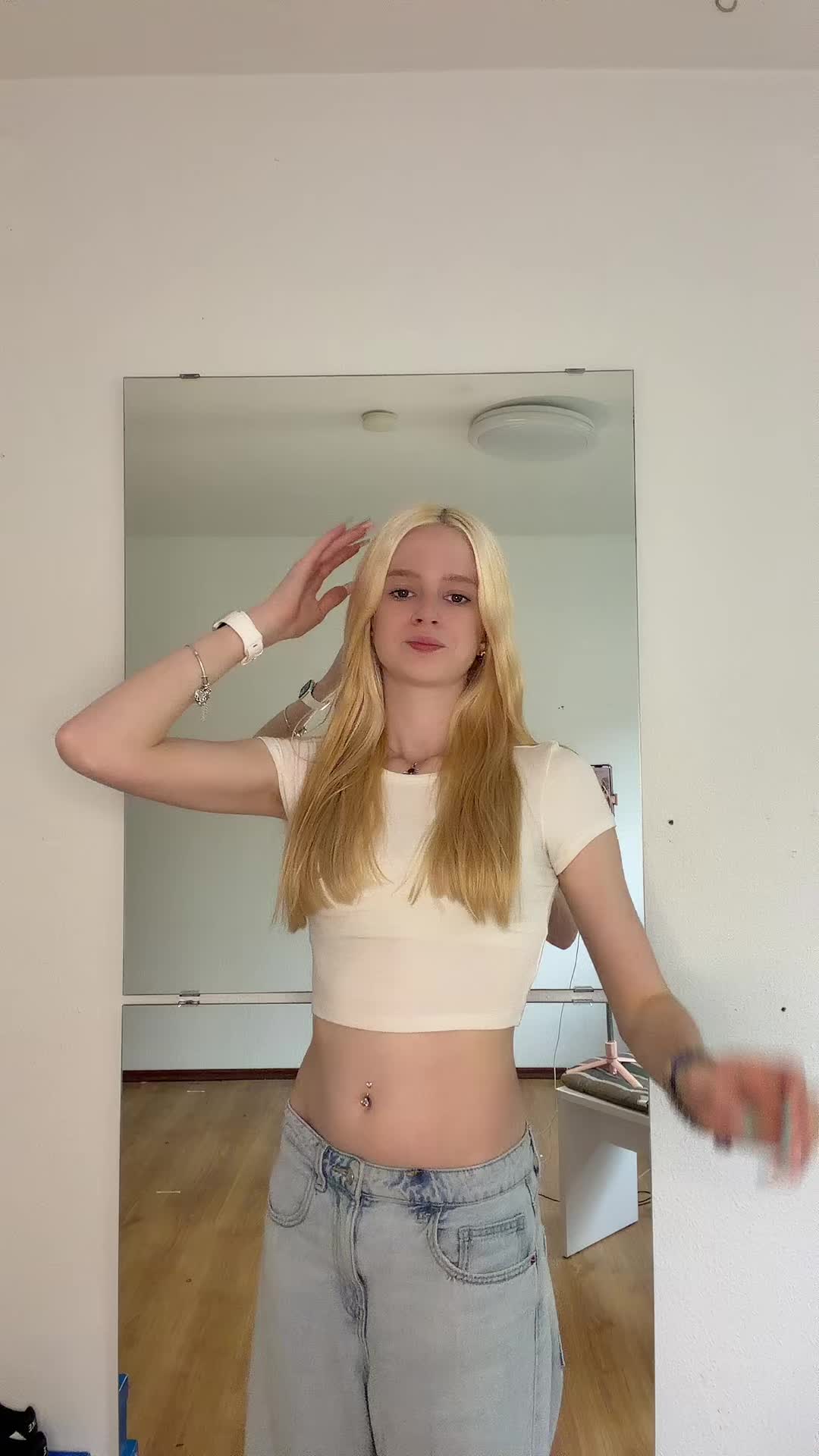 @𝓁𝒾𝓋𝒾 🎀