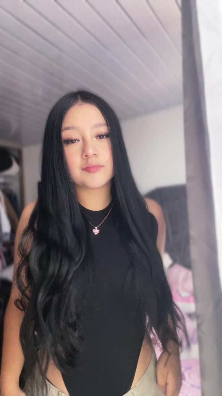 @Laura🩷.