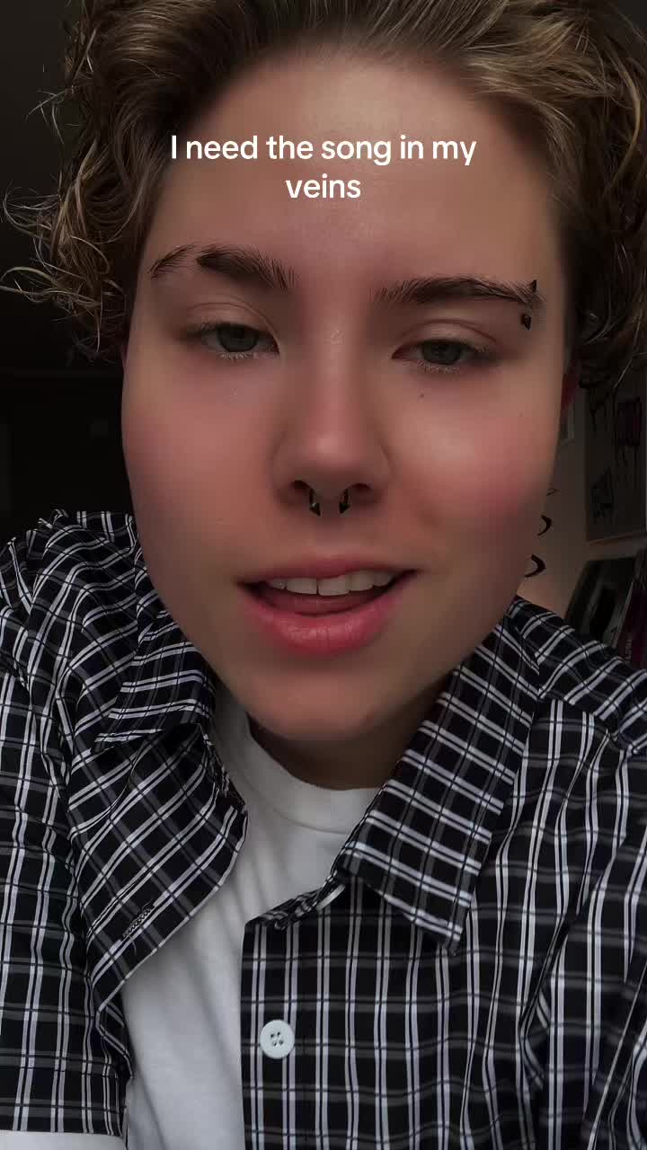 @Charly🧚♀️