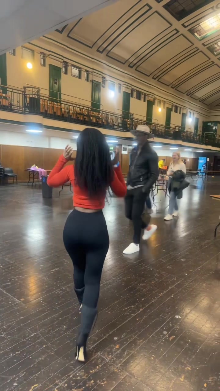 @Ivana Rae