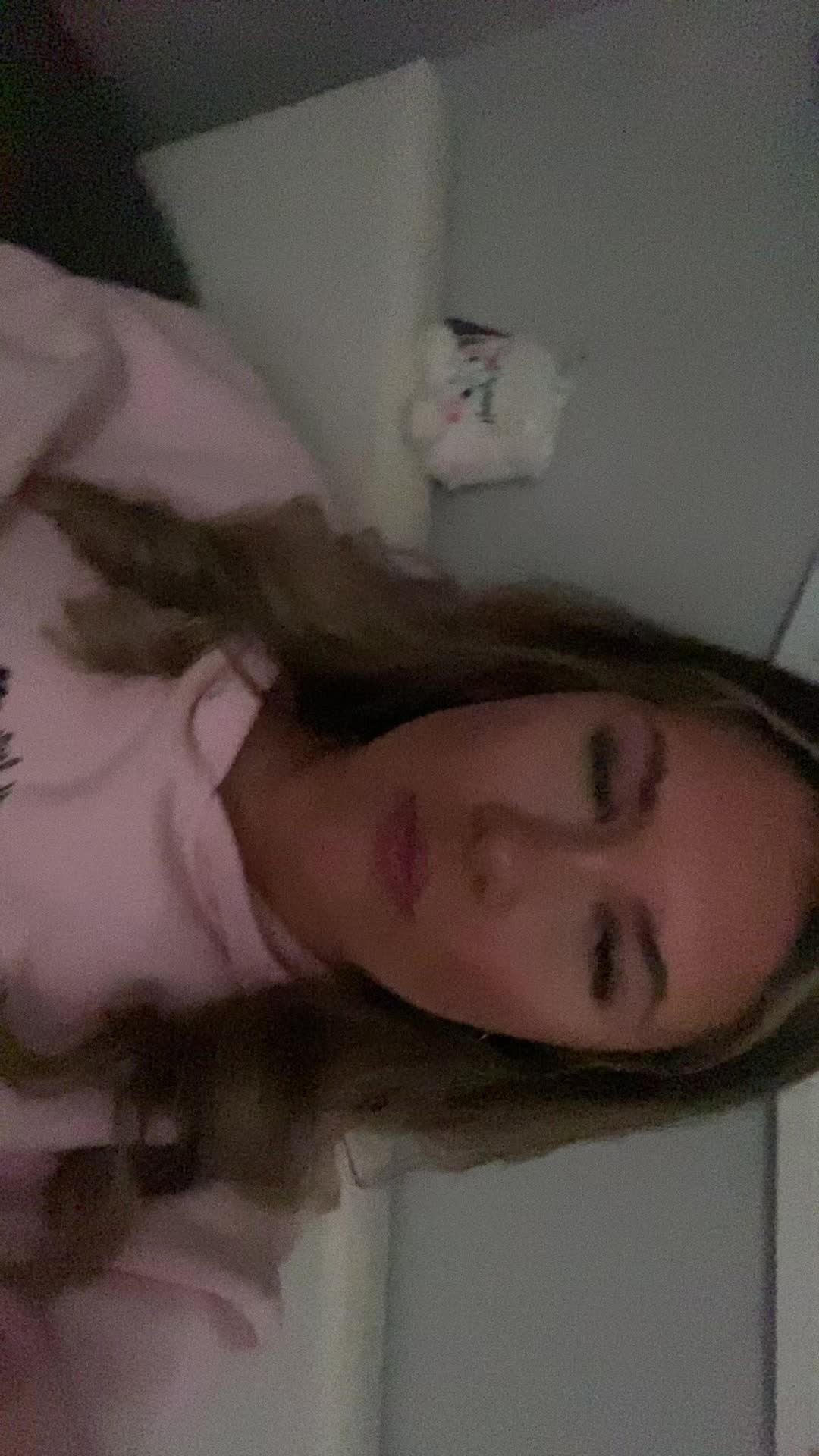 @ellie xx