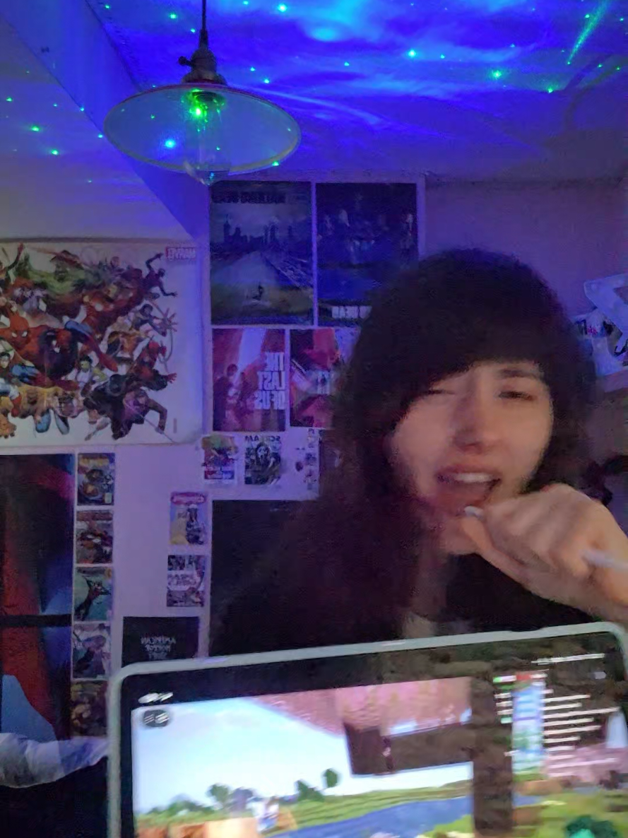 @TTV // zoozah_