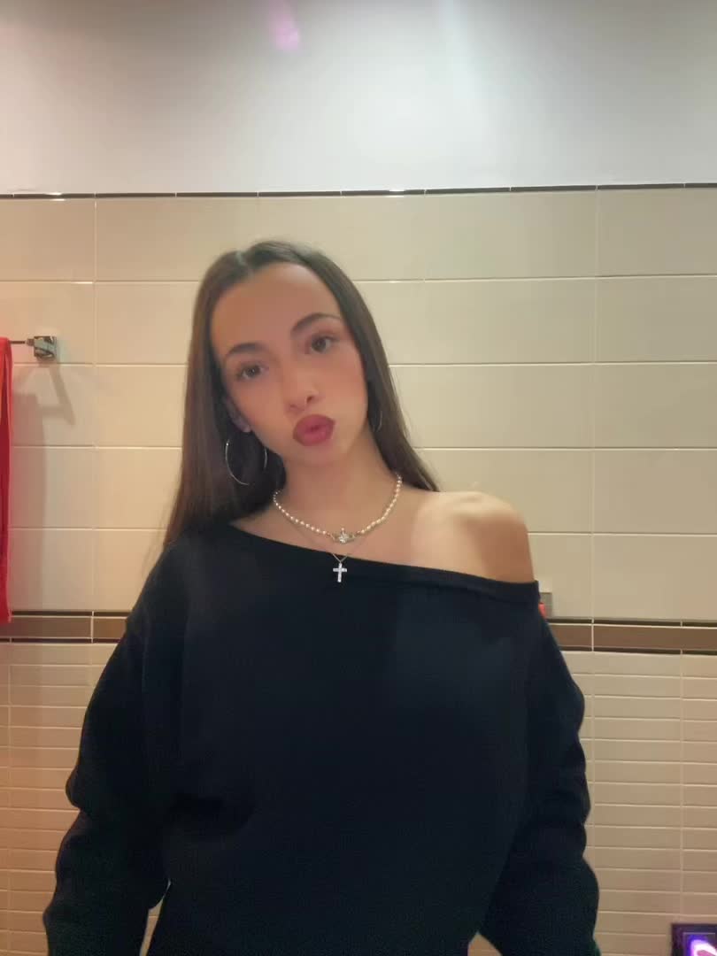 @𝐌