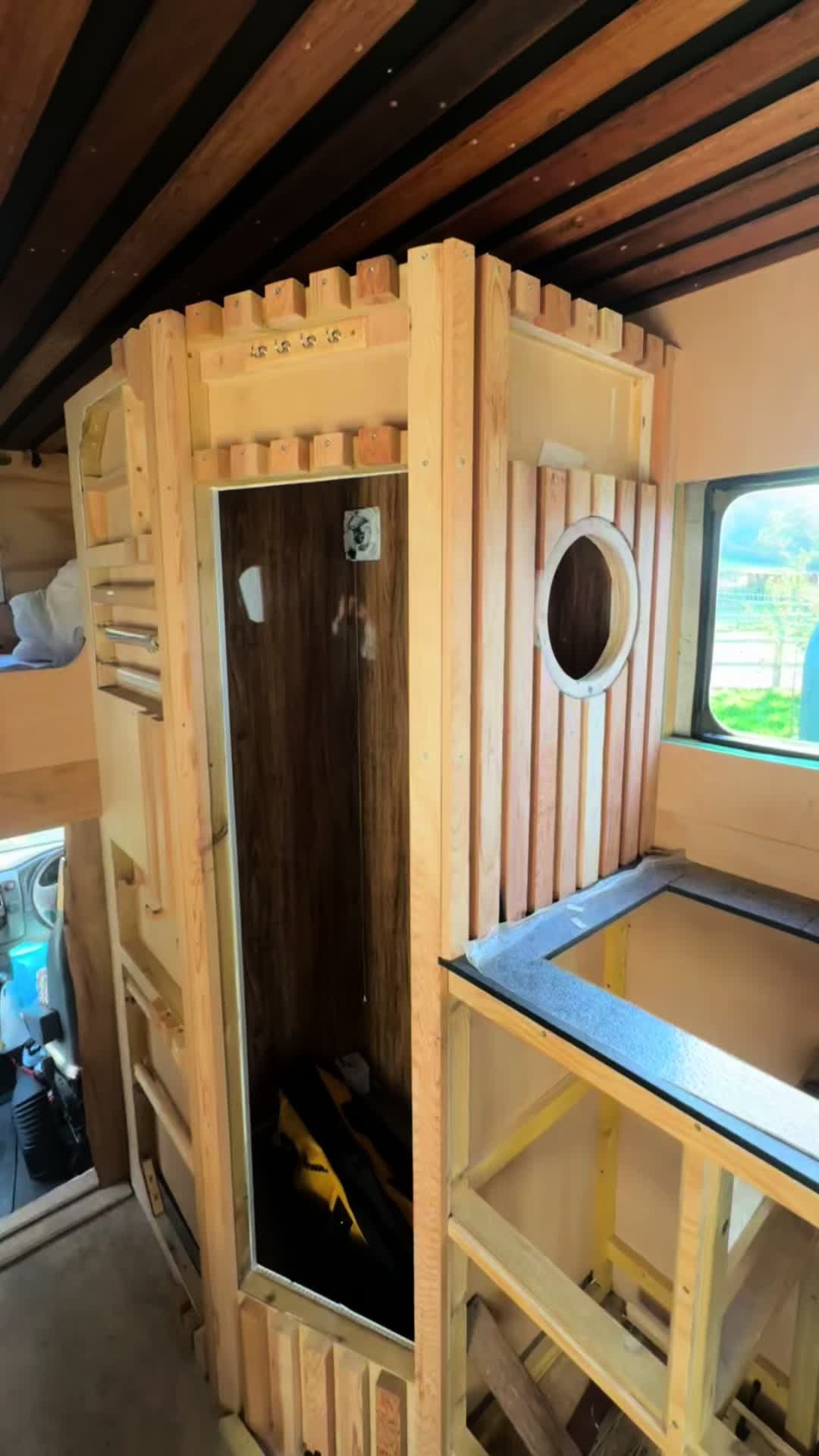 @JamminBuilds | Vanlife