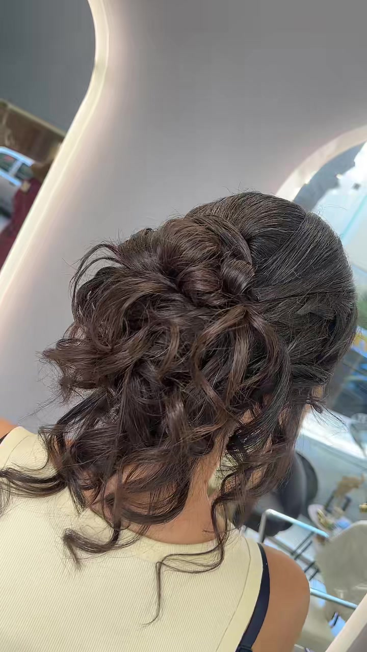 @elenaa.mua_