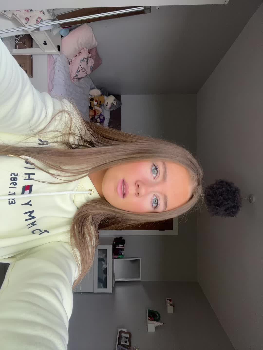 @𝓔𝓵𝓵𝓲𝓮🤍
