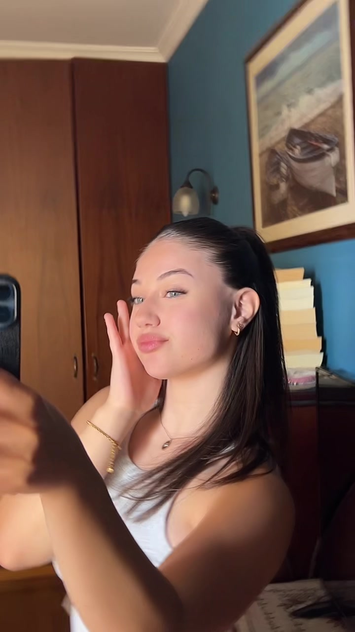 @ℰ𝓁ℯ𝓃𝒶🌺