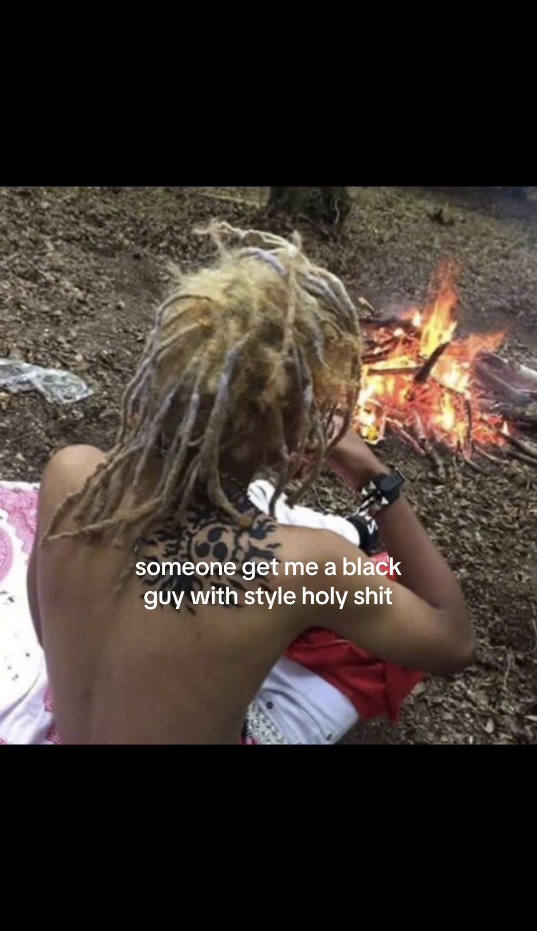 @𝔞𝔧🎶