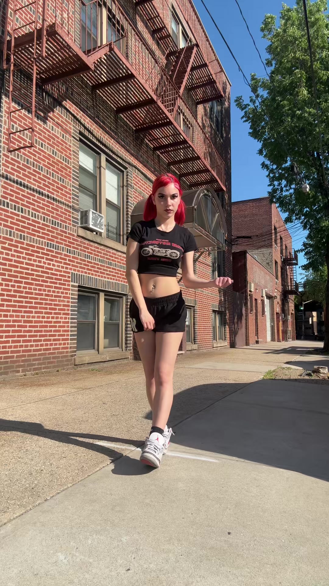 @qh0st1n