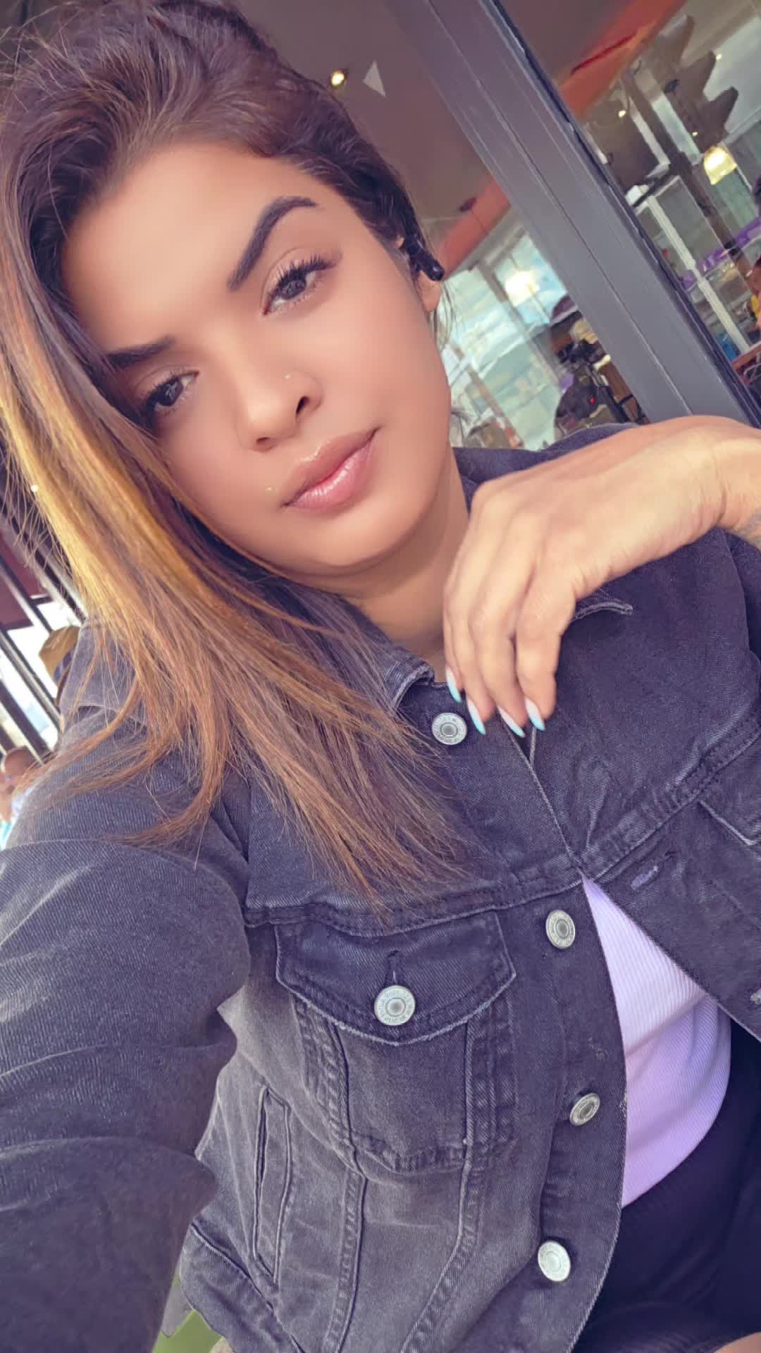 @morenaaa