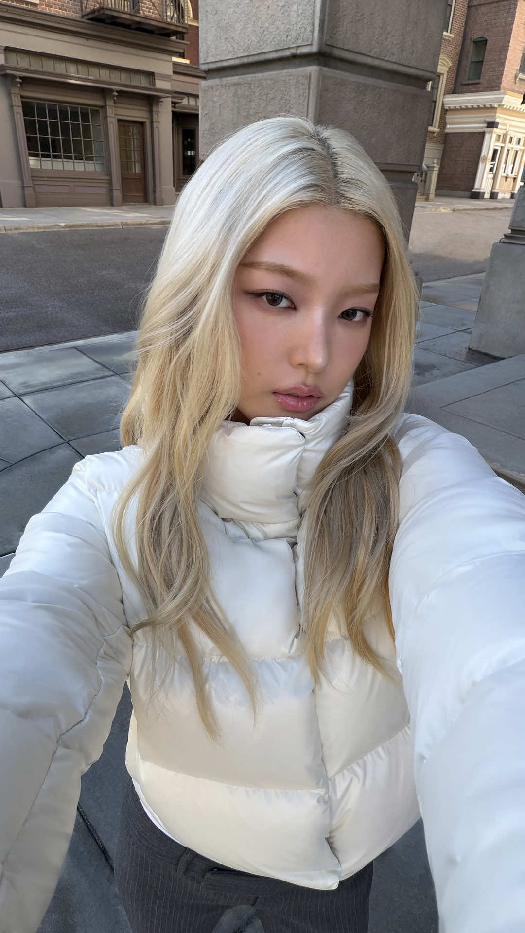 @Aritzia