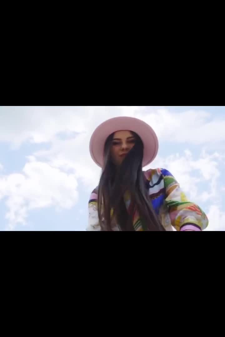 @👠