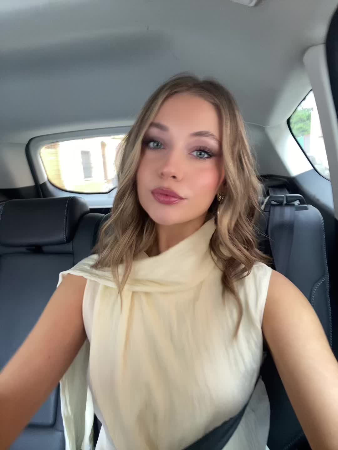 @𝑳𝒊𝒍𝒚🎀