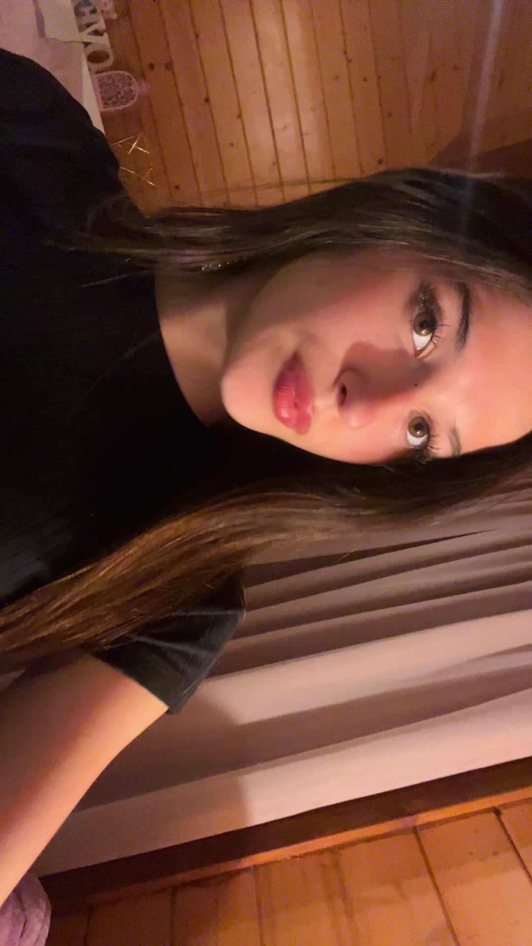 @laura