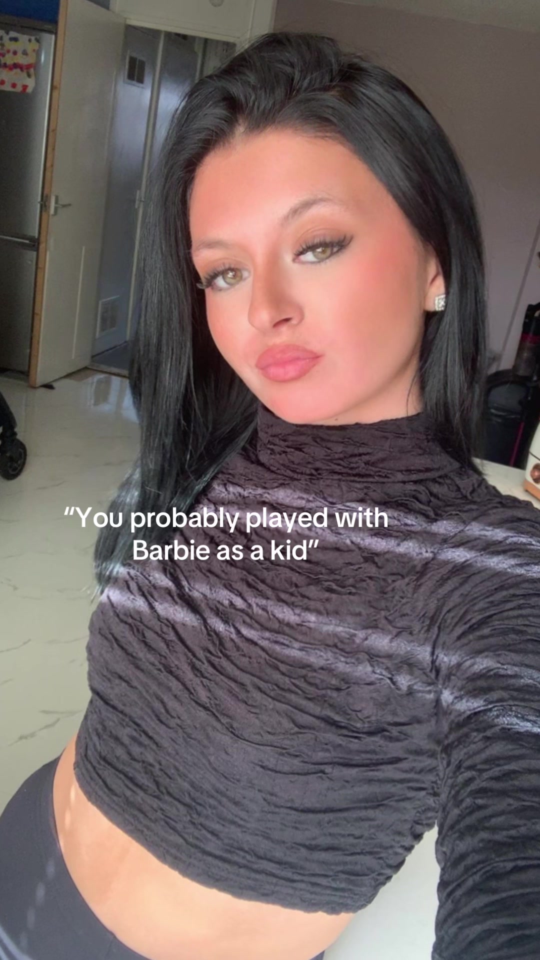 @….