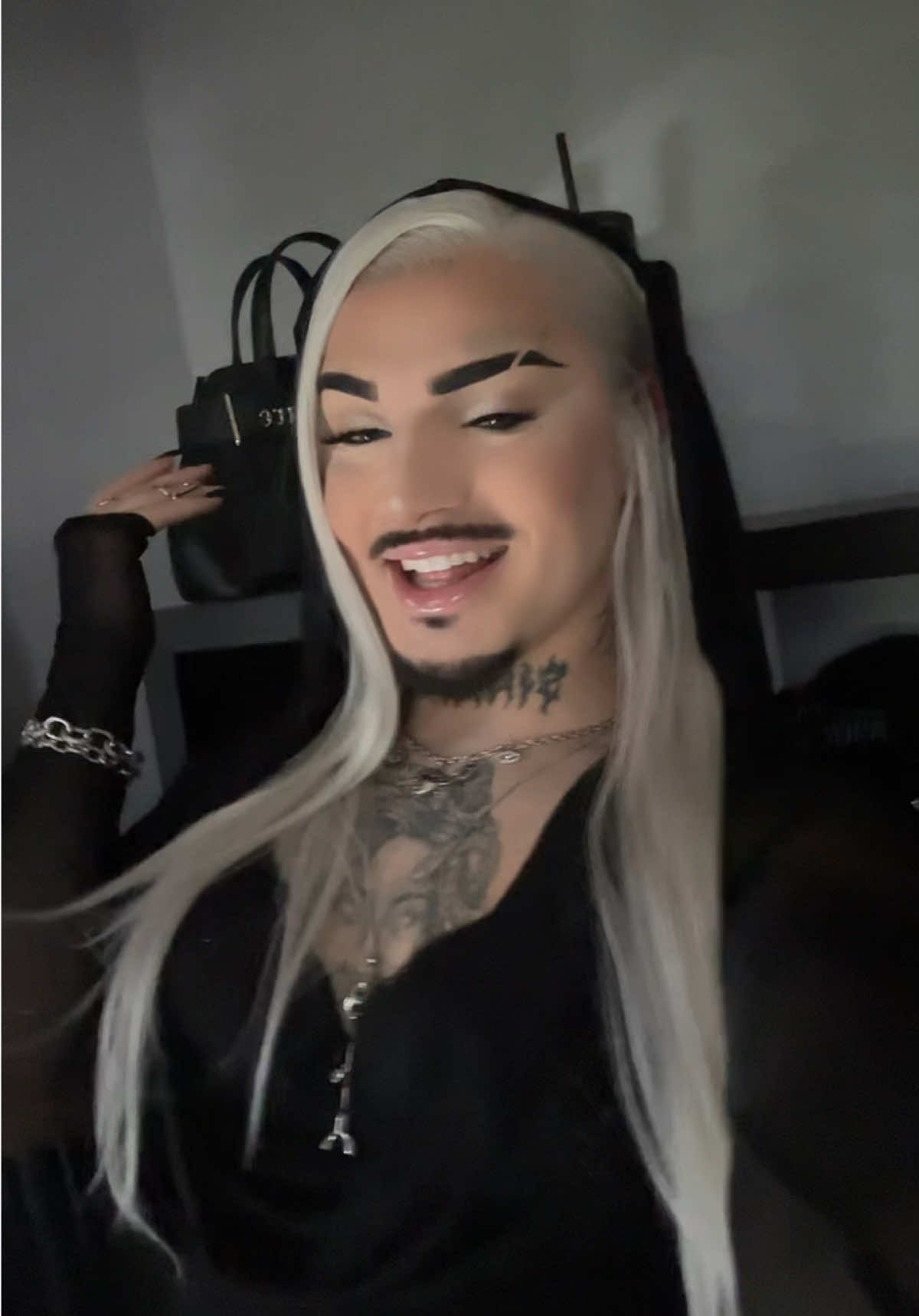 @𝐢𝐜𝐲 𝐠𝐨𝐫𝐠𝐨𝐧🐍