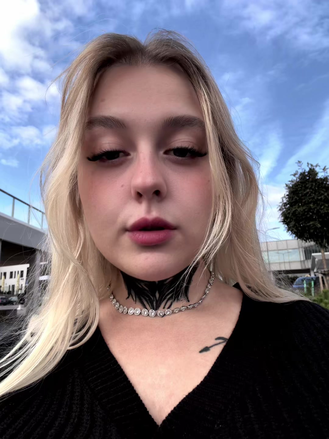 @WITCH🔮🕷