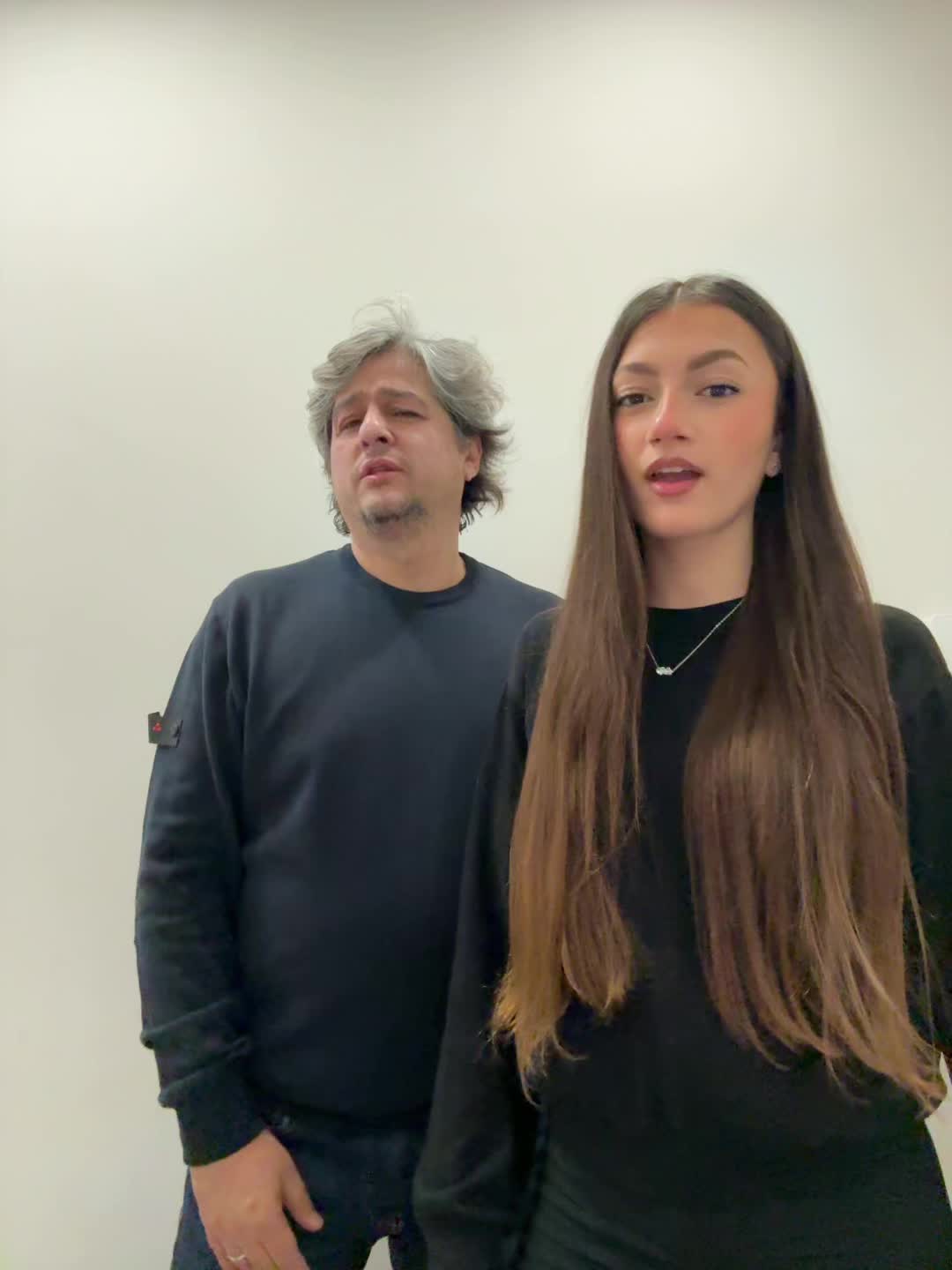 @𝒜𝒱