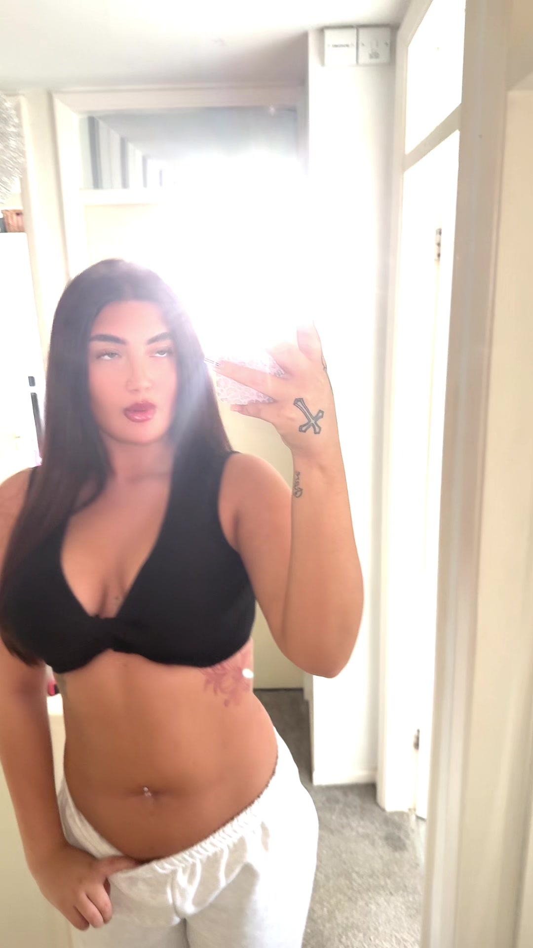 @oliviawhitehousee