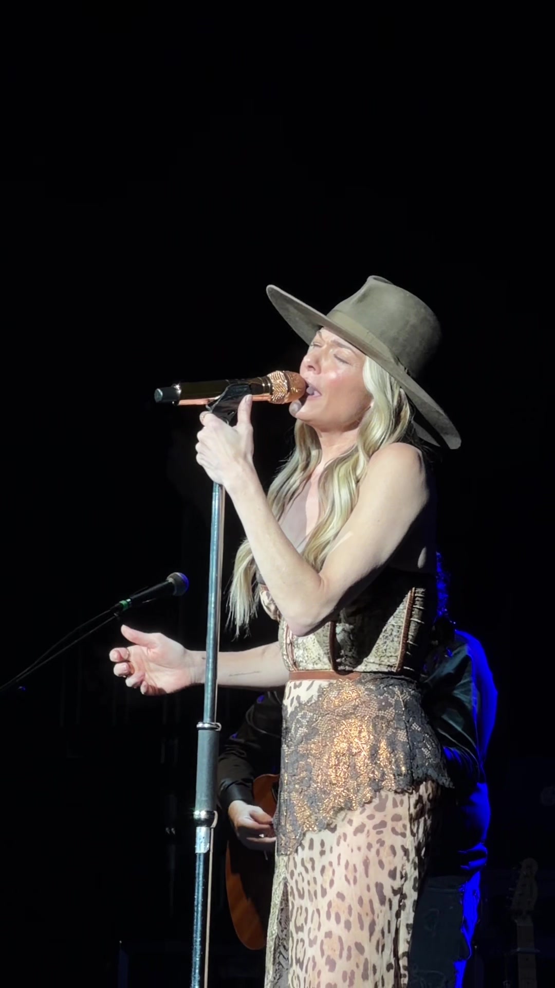 @LeAnn Rimes Cibrian