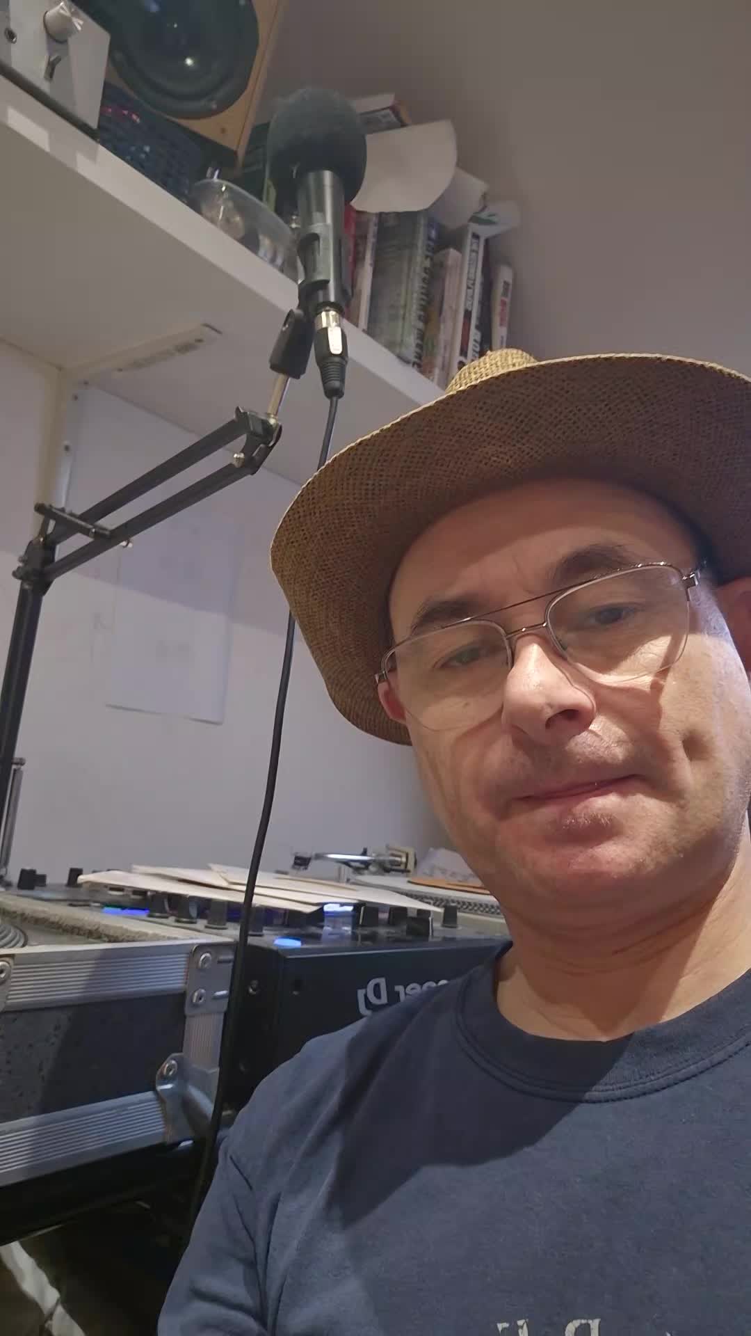 @DJAndySmith