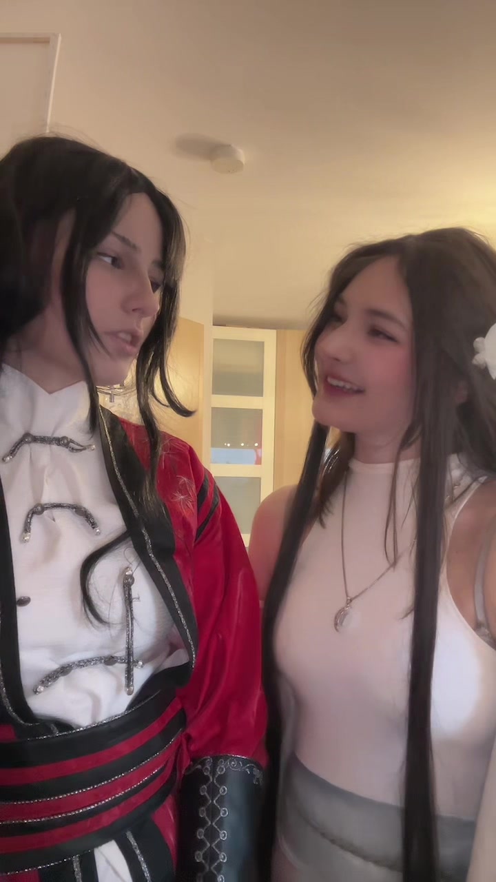 @emmaxcos_