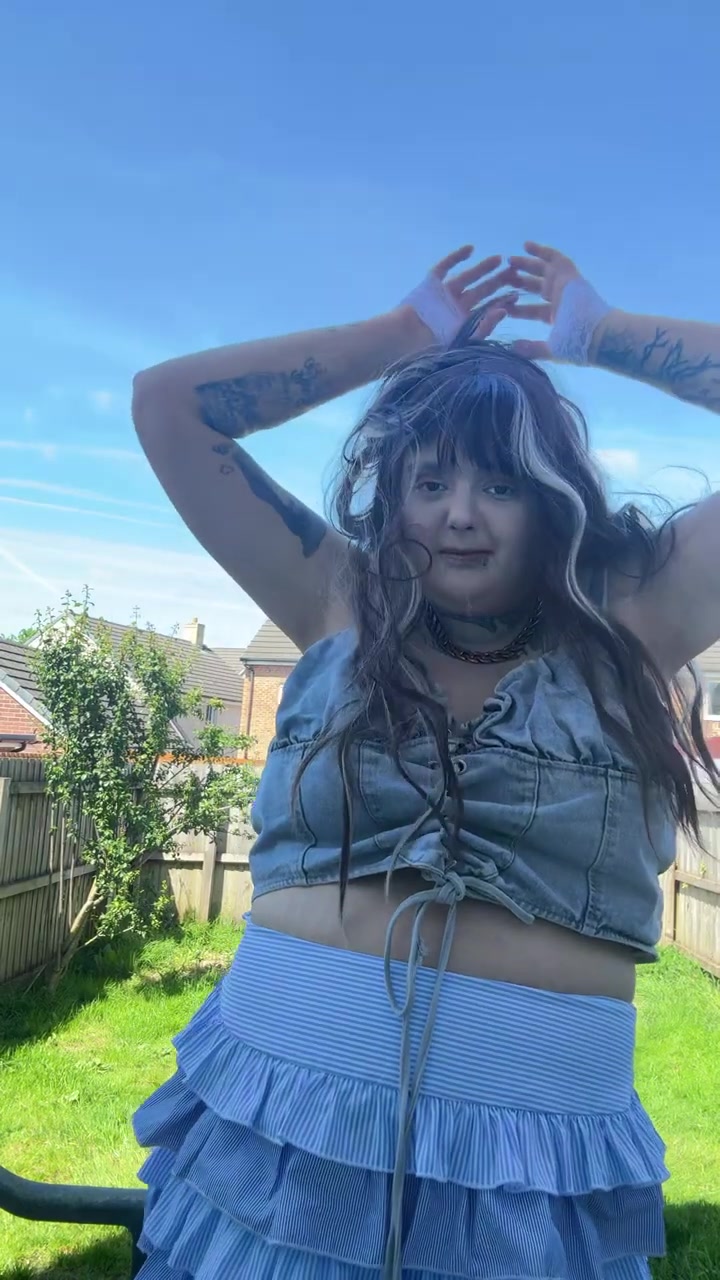 @girloutsidetheboxxox