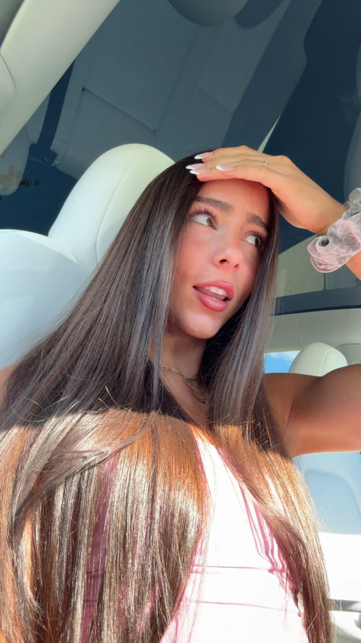 @meelahangelina