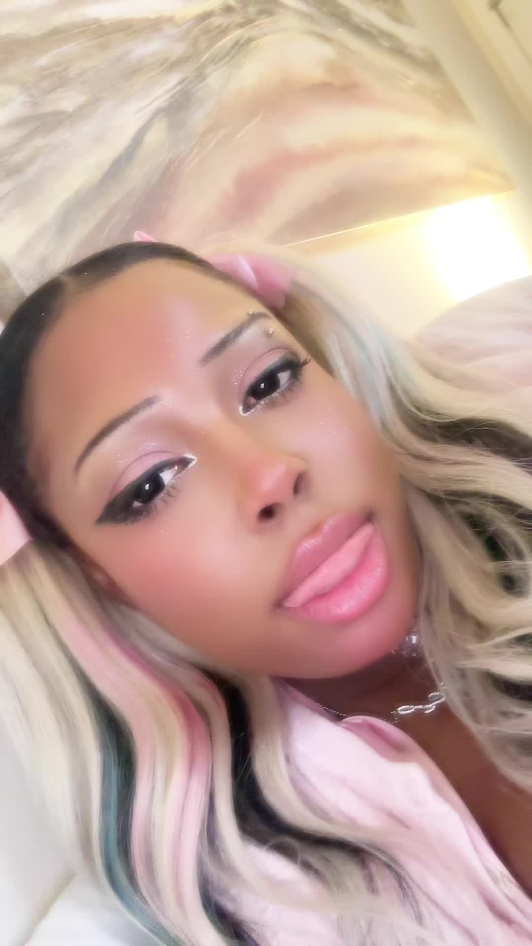 @pinkyychai