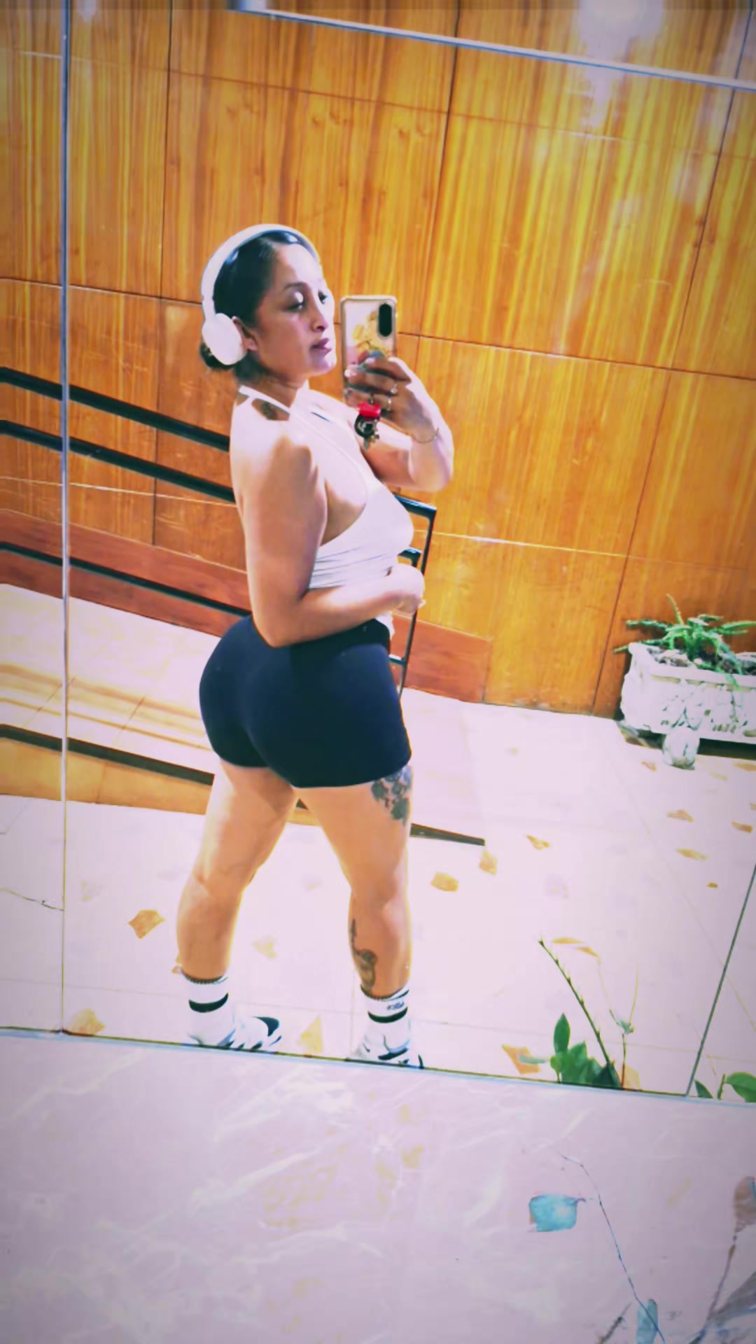 @Natalia Flores