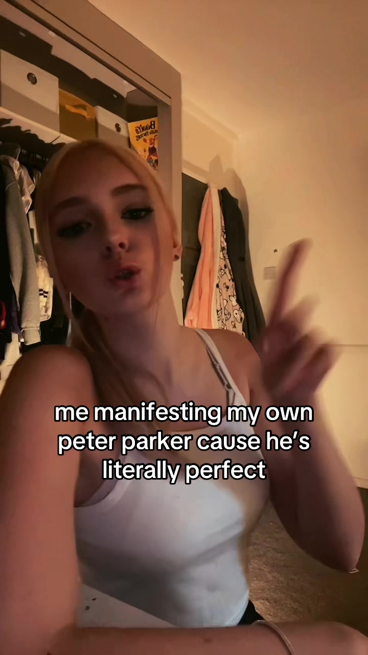 @𝐛𝐞𝐥𝐥𝐞 𝐥𝐨𝐮𝐢𝐬𝐞