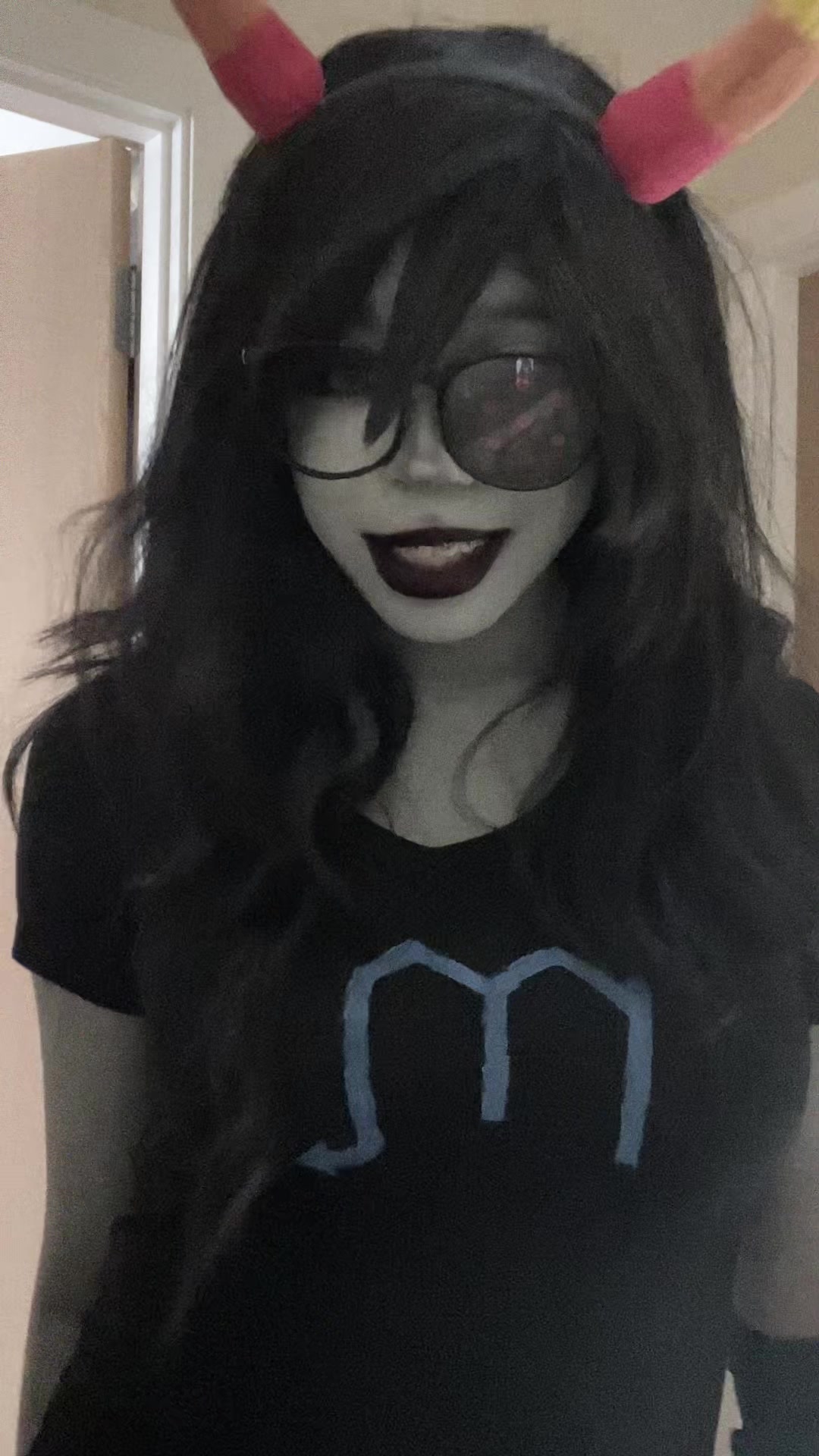 @𝖍𝖔𝖑𝖑𝖞