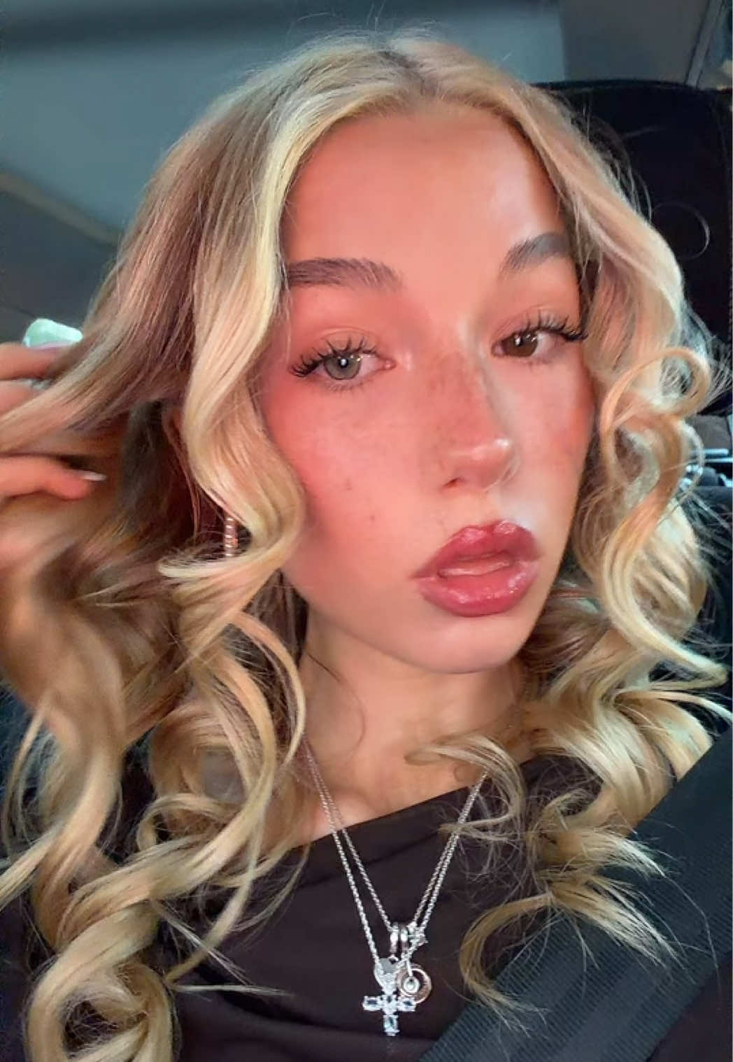 @𝑴𝑨𝑹𝑳𝑨🦦
