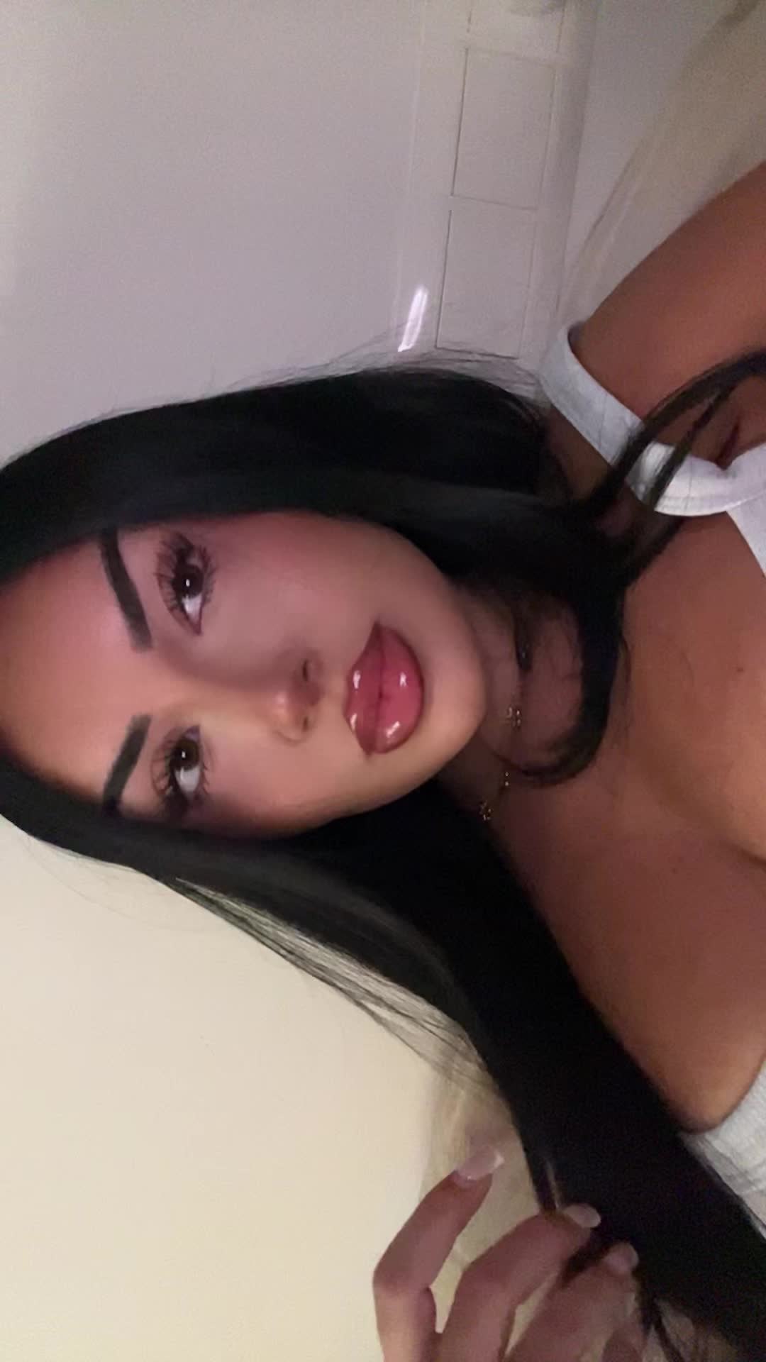 @sheilatrs