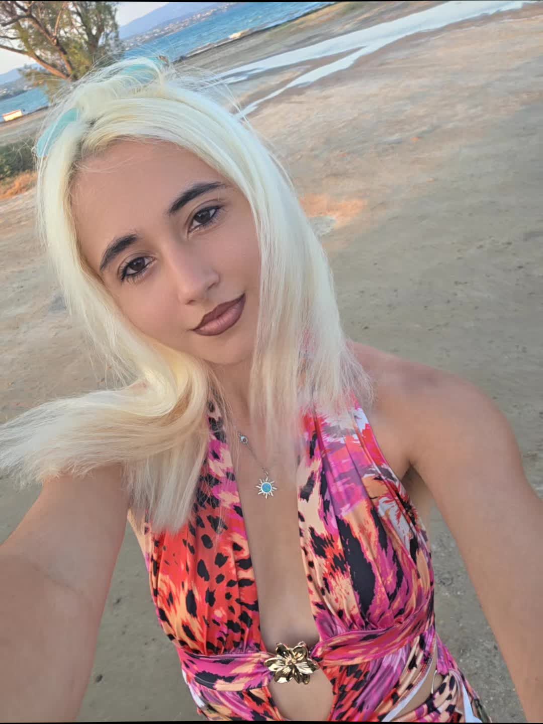 @BlondeQueen