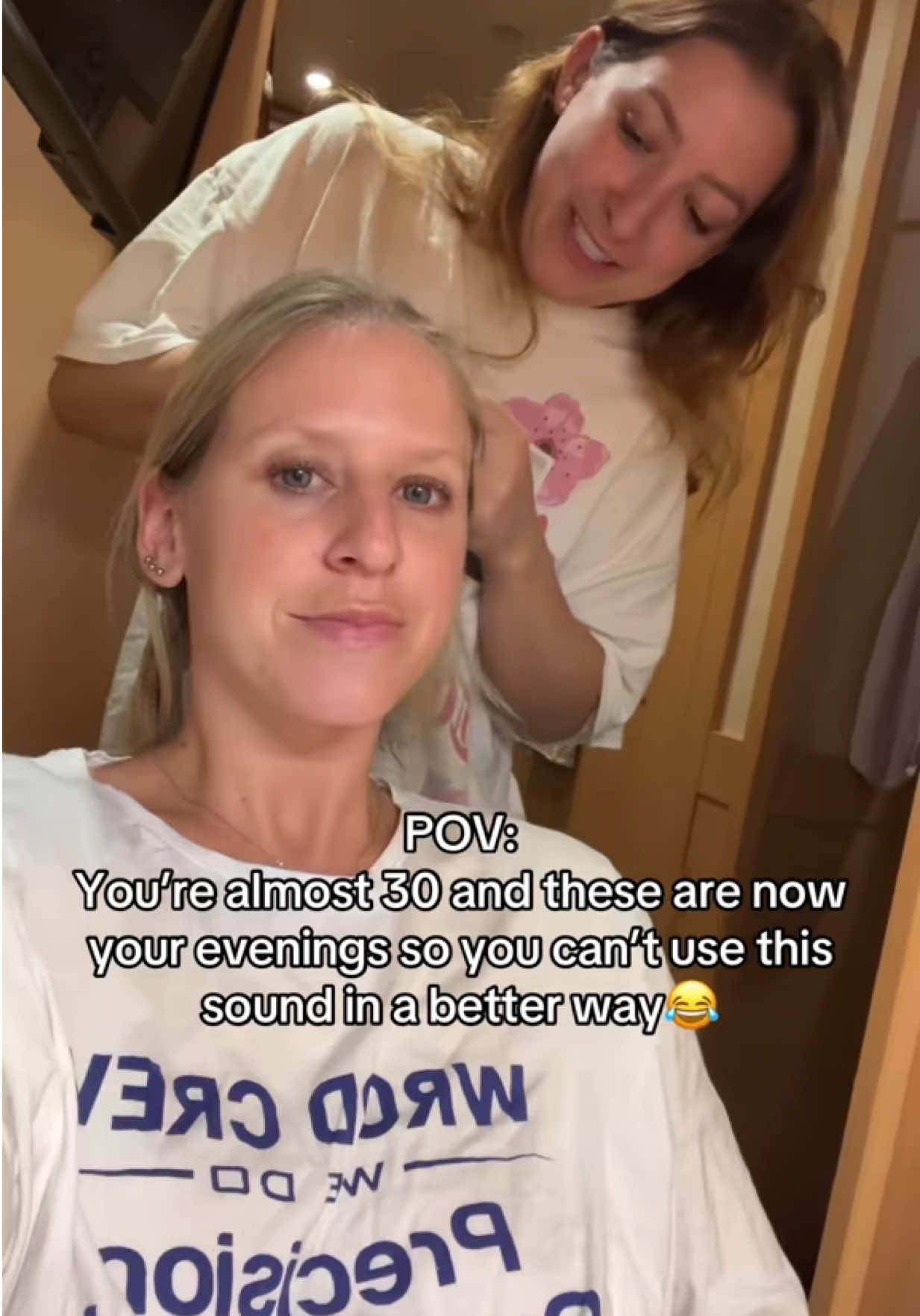 @StewardessLara