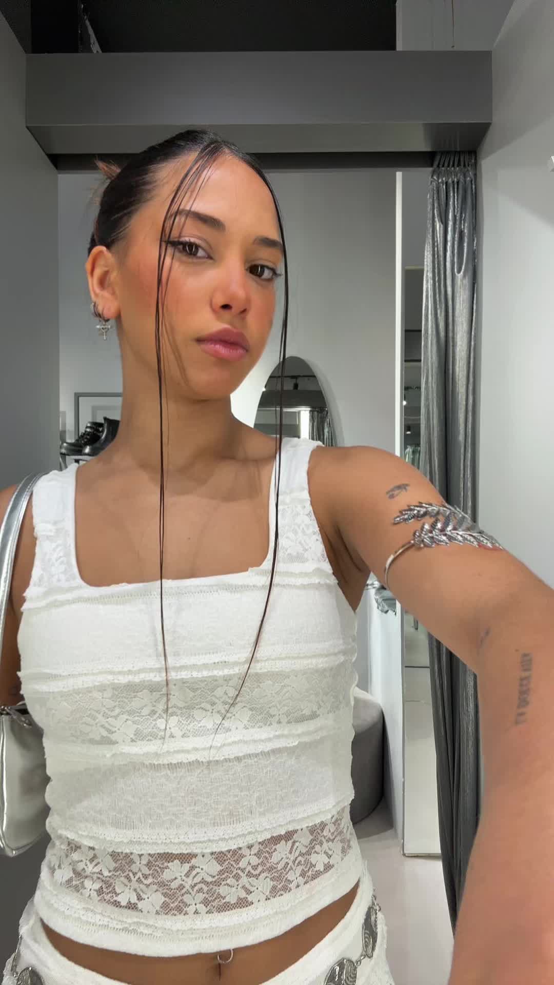 @AV