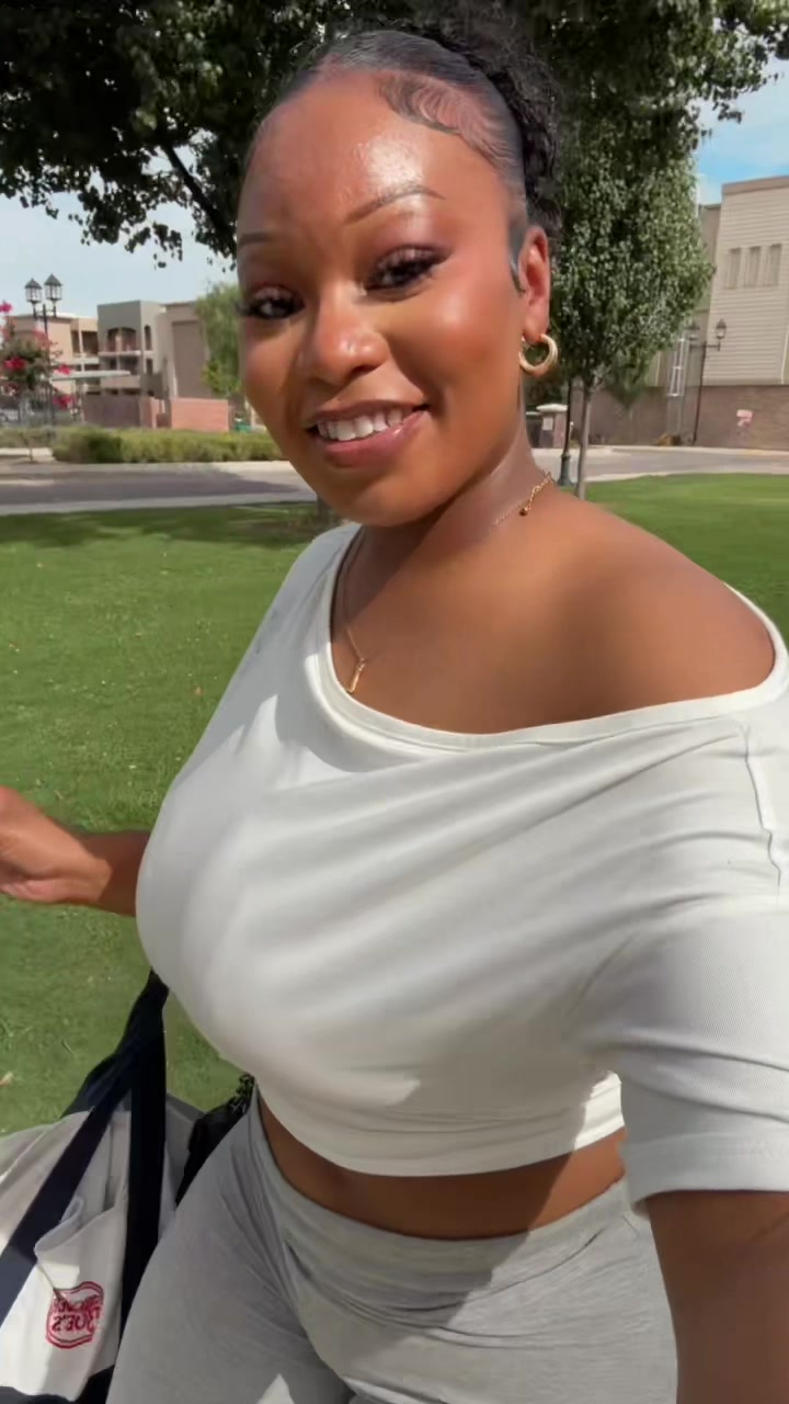 @Lala