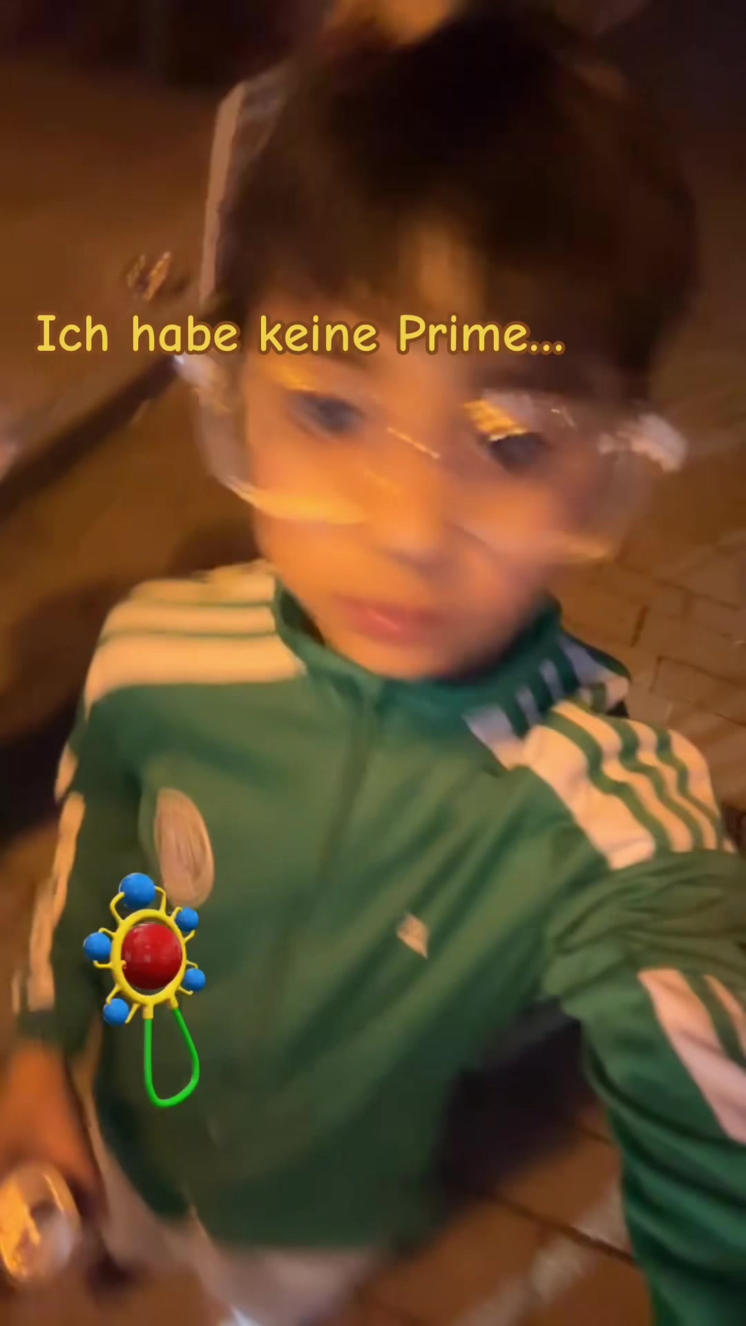 @⃟