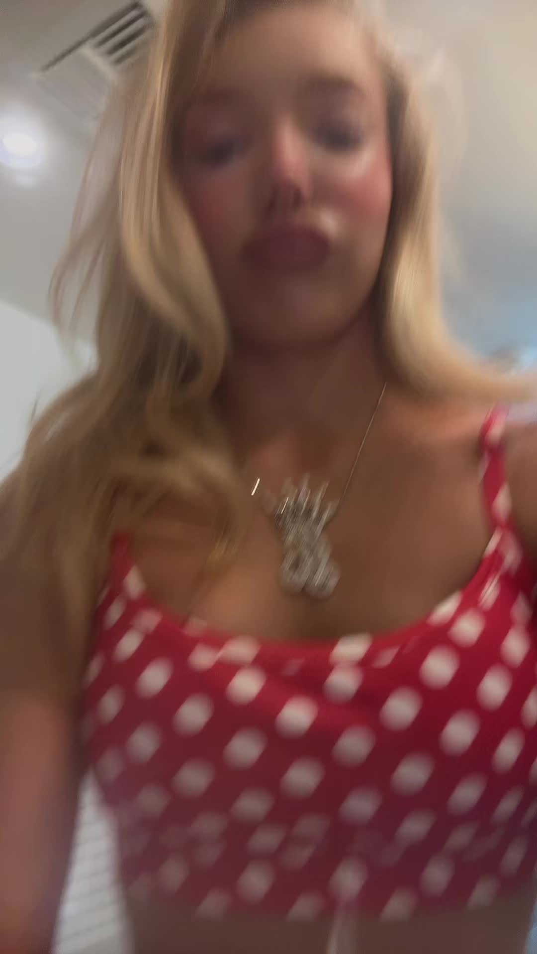 @👸🏼𝓠𝓾𝓮𝓮𝓷 𝓫🐝