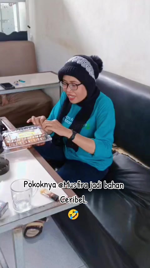 @Ani_Jhee01