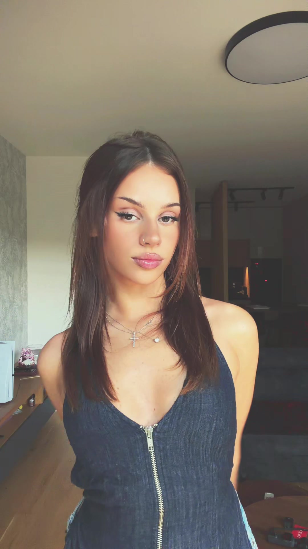@laradizdarevic_