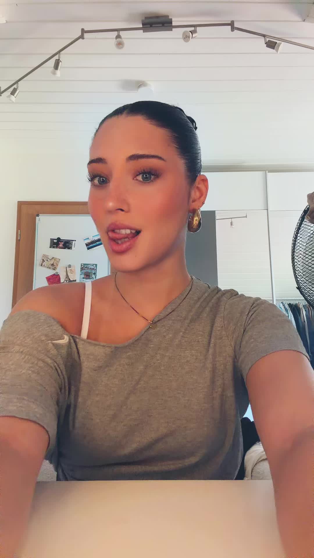 @annika 🎱🍒🐆🌟