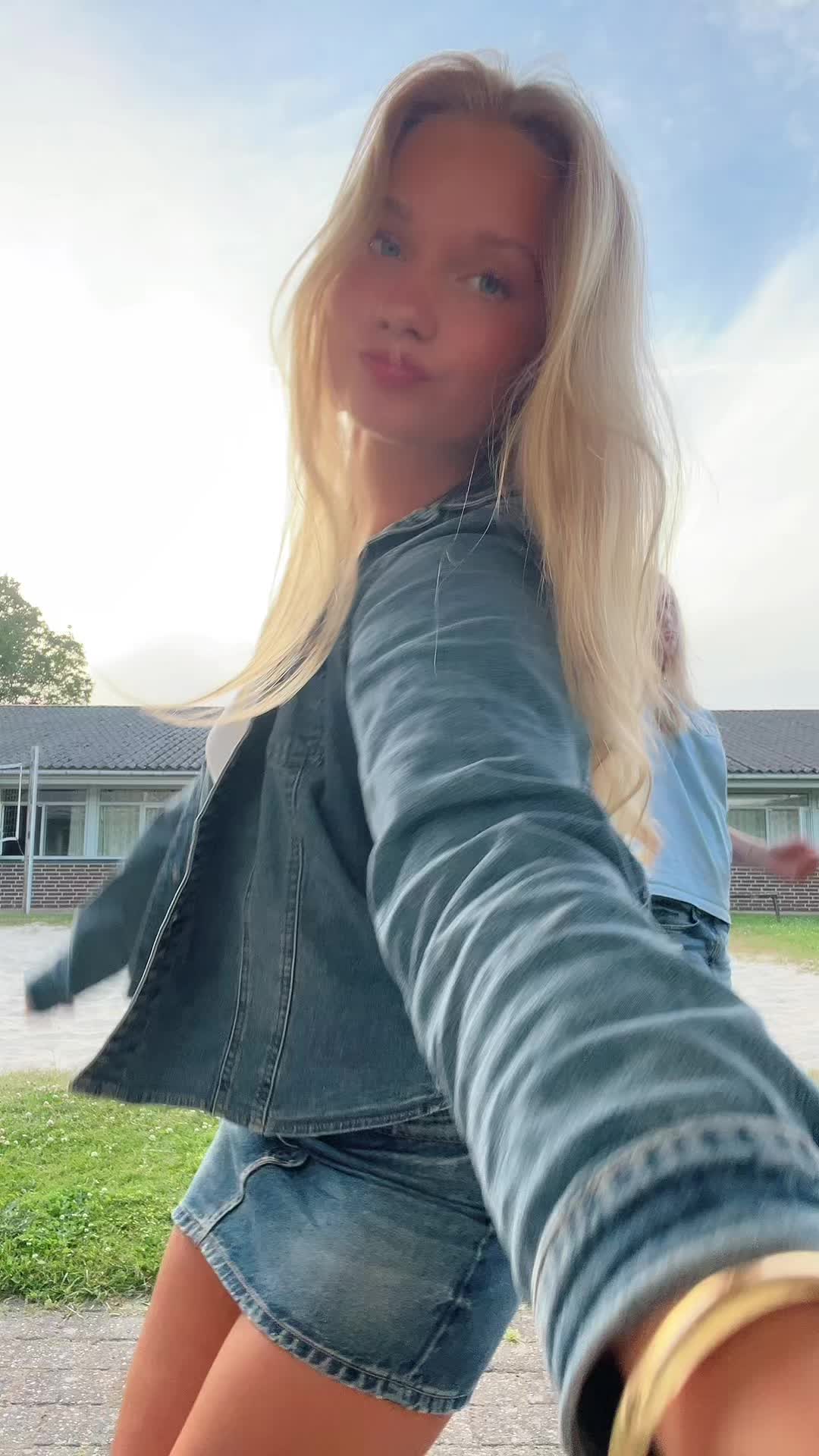 @Emma🌟