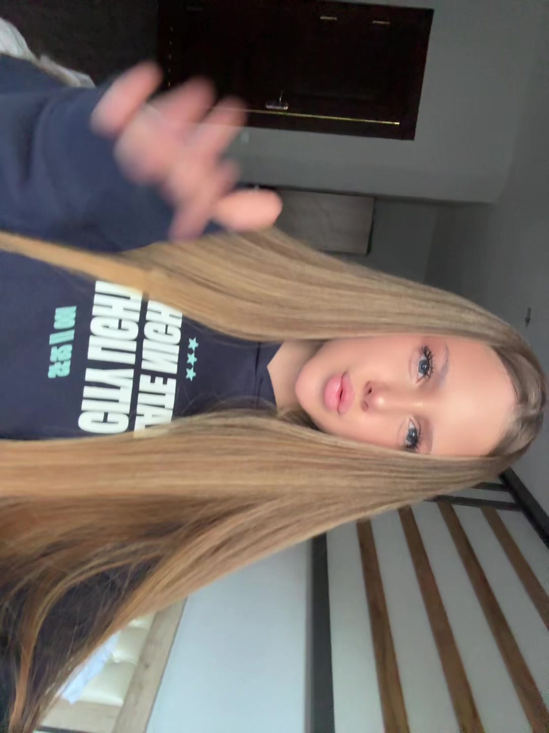 @вишенка🤙🏻