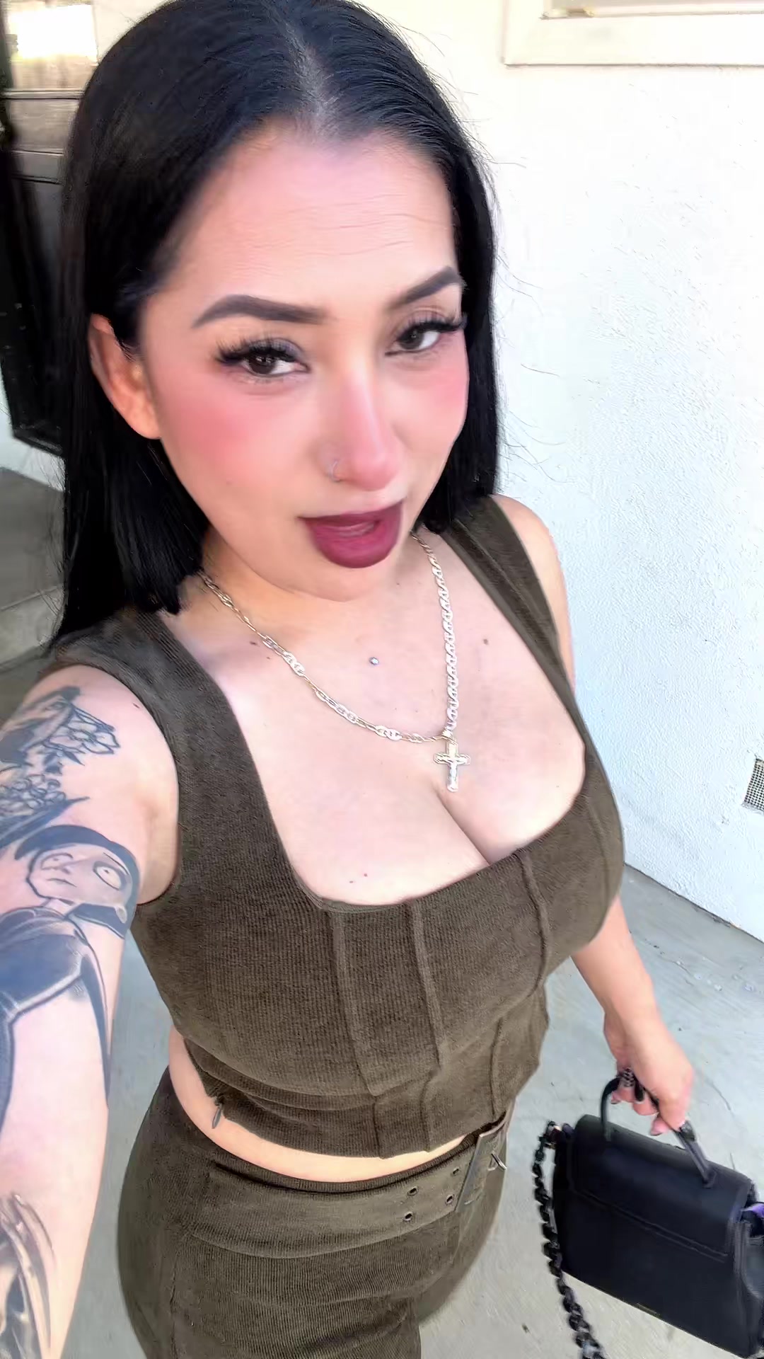 @Sandra 🖤🖤🖤