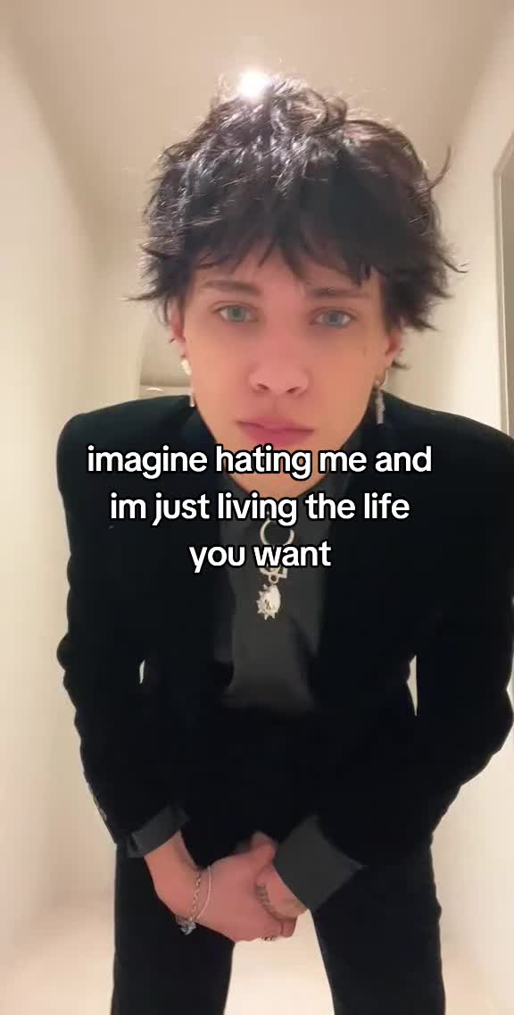@landonbarkerdaily